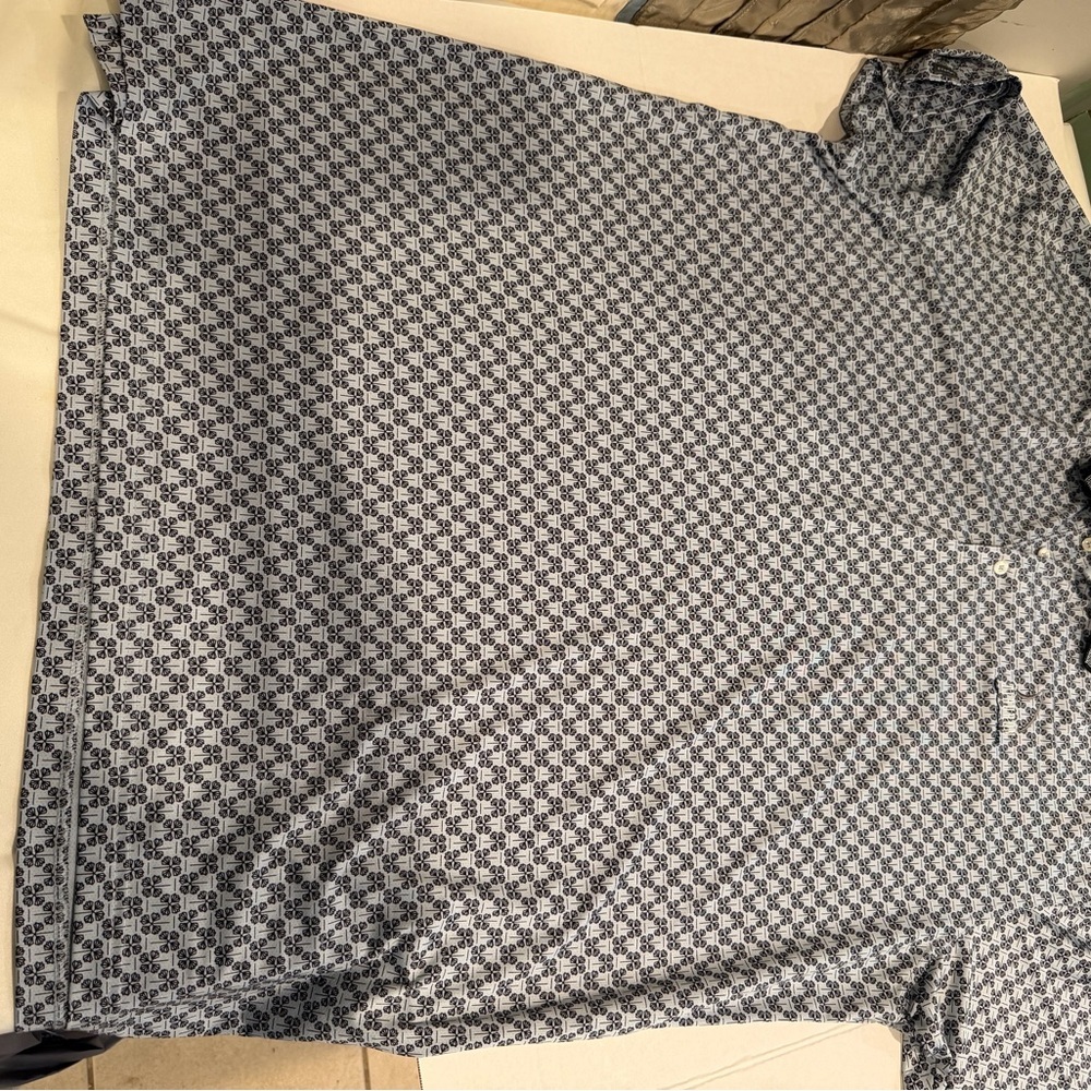 Elegant Gray Patterned Polo Shirt - Picture 3 of 11